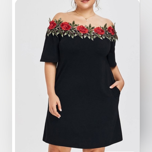 Rosegal Dresses & Skirts - Rosegal Half-sleeve Black dress with Roses (read description)